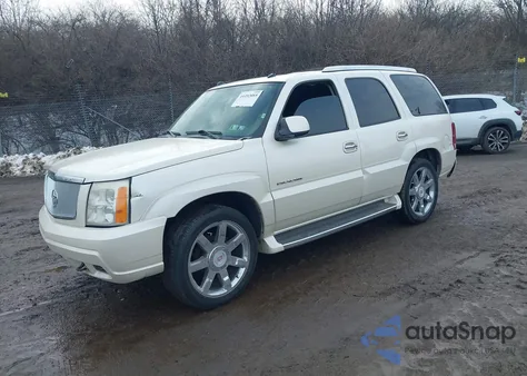 2004 Cadillac Escalade Standard z USA, uszkodzony, nr VIN 1GYEK63N94R284766